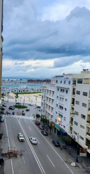 Spacious Heart of Downtown & Marina- 3BR